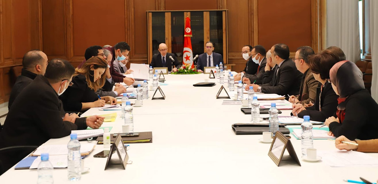 Read more about the article خلال جلسة عمل مشتركة بين وزارتي أملاك الدولة والفلاحة: التوافق حول استراتيجية جديدة لحسن التصرف في العقارات الدولية الفلاحية.