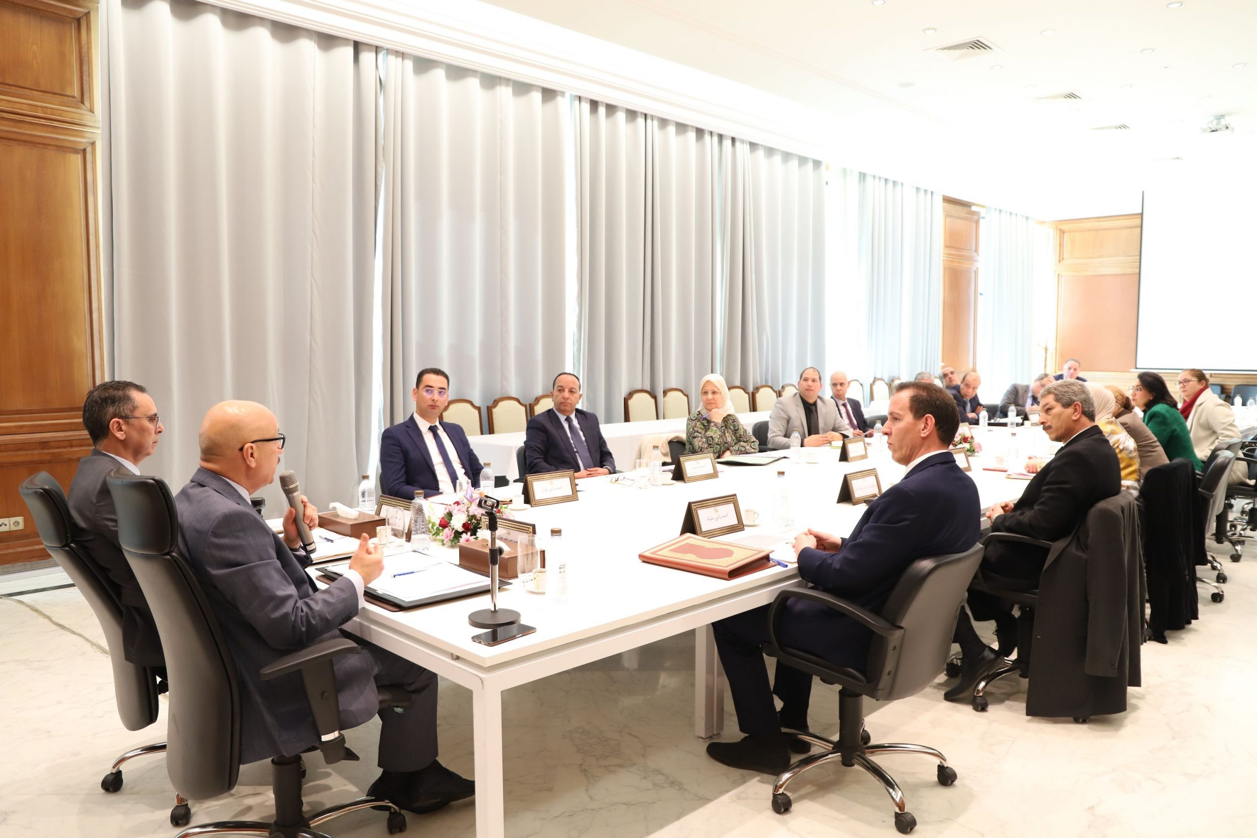 You are currently viewing Séance de travail commune entre les ministres des domaines de l&rsquo;Etat et de l&rsquo;agriculture.