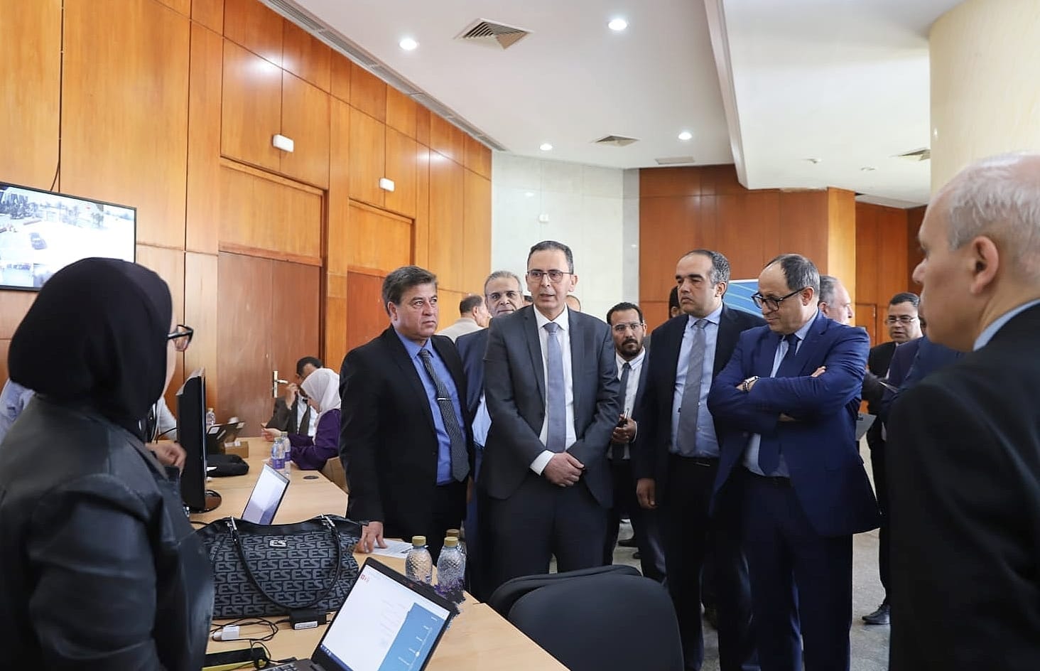 Lire la suite à propos de l’article M. Mohamed Rekik donne le coup d&rsquo;envoi de l&rsquo;identité numérique via le portable pour le personnel du ministère.