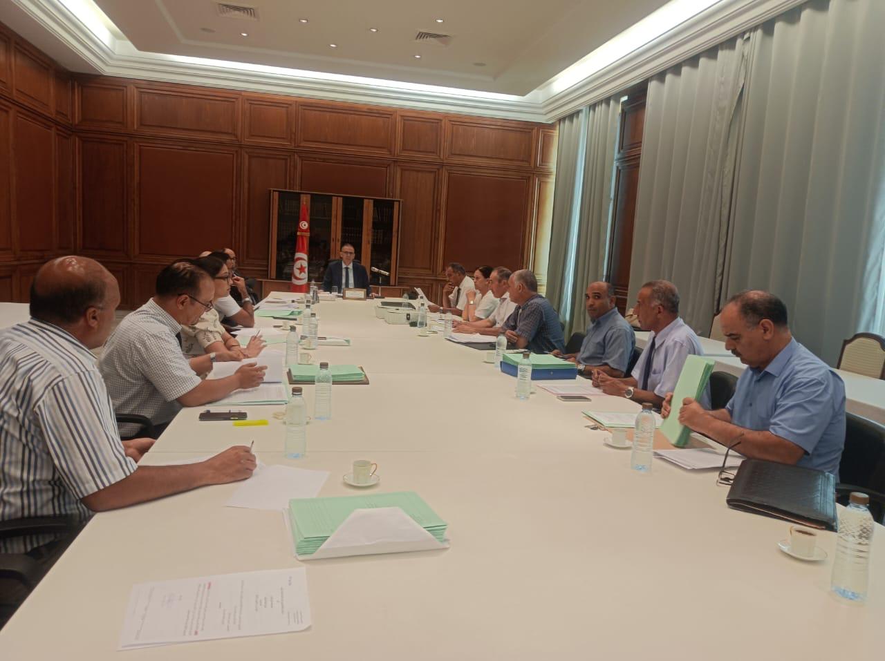 Lire la suite à propos de l’article Approbation de 15 dossiers de cession en faveur des occupants des biens immobiliers appartenant à l&rsquo;Etat provenant des biens des étrangers.