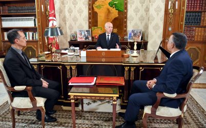 Read more about the article رئيس الجمهورية يلتقي وزيري أملاك الدّولة والفلاحة.